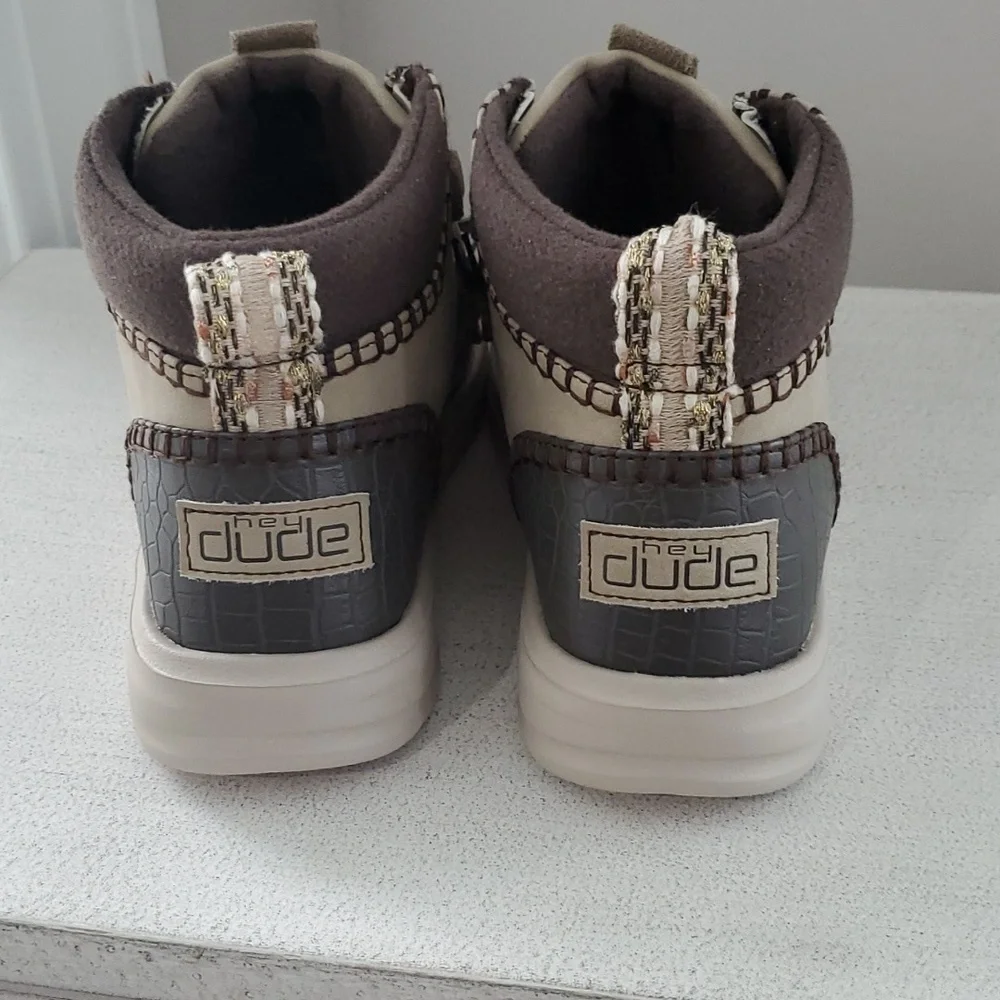 HEY DUDE ELOISE BOOTS - Picture 3 of 11